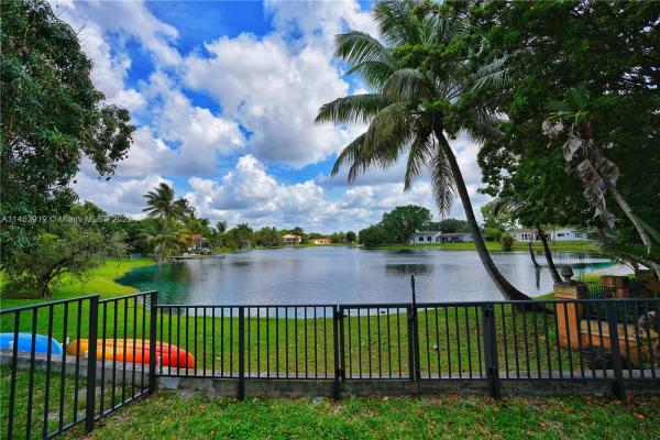 Miami Lakes Residential, 6555 S Miami Lakeway S, Miami Lakes, Florida 33014, image 2