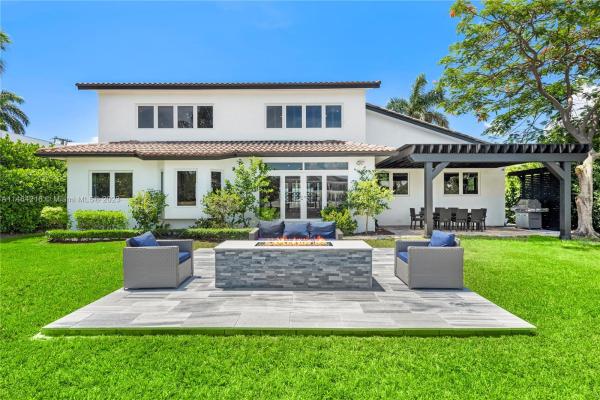 Golden Isles, 472 Sunset Dr, Hallandale Beach, Florida 33009, image 1