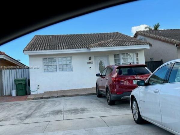 Biltmore Estates, 8831 NW 114th St, Hialeah Gardens, Florida 33018, image 1