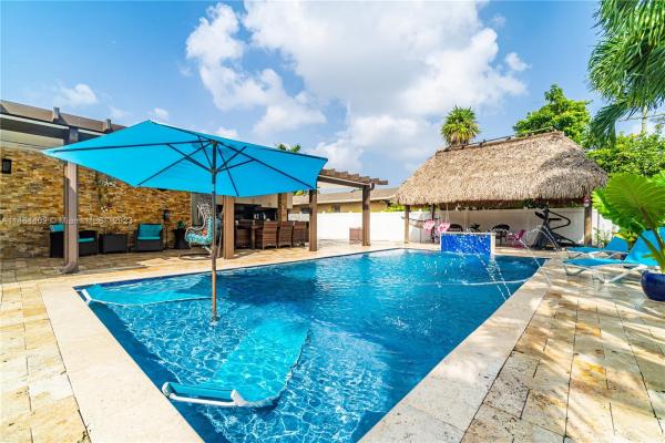 Mazu, 556 E 17th St, Hialeah, Florida 33010, image 1