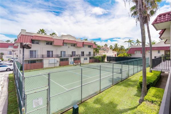 Villas Of Pinecrest, 6709 N Kendall Dr #207, Pinecrest, Florida 33156, image 1