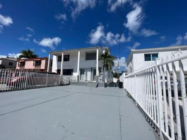 Biscayne Beach, 711 85th St, Miami Beach, Florida 33141, image 2