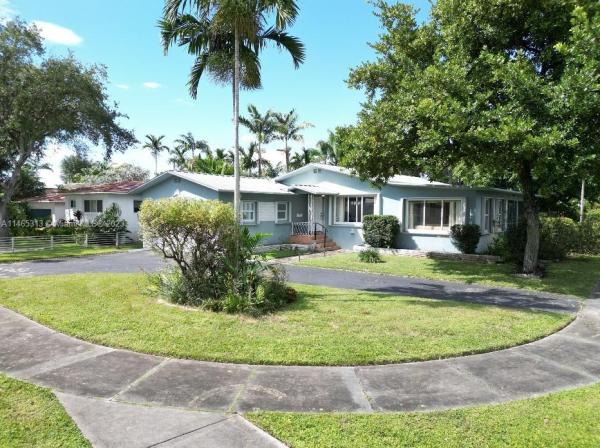 North Bass Lake Estates, 1001 Meadowlark Ave, Miami Springs, Florida 33166, image 1
