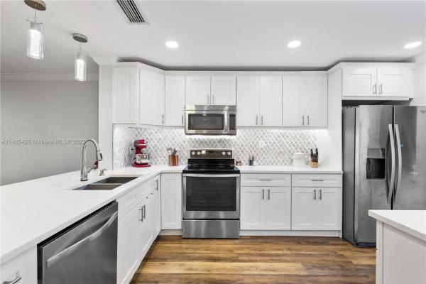 Kingsley Commons, 4443 NW 93rd Way, Sunrise, Florida 33351, image 1
