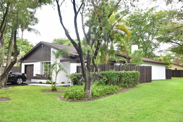 The Crossings, 13036 SW 108th St Cir, The Crossings, Florida 33186, image 2