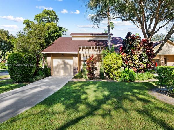 Tamarind Village, 2464 Episa Ave, Coconut Creek, Florida 33063, image 1