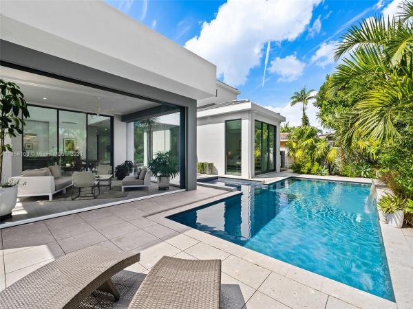 Harbour Heights, 1950 Admirals Way, Fort Lauderdale, Florida 33316, image 1