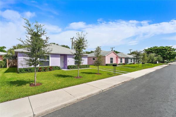 Lilac Village, 509 Lilac Ct, West Palm Beach, Florida 33407, image 1