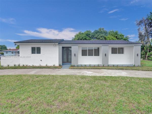 Berkeley Manor, 941 NW 176th Ter, Miami Gardens, Florida 33169, image 1