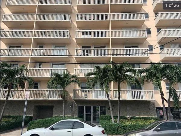 Carlyle Plaza, 7620 Carlyle Ave #304, Miami Beach, Florida 33141, image 1