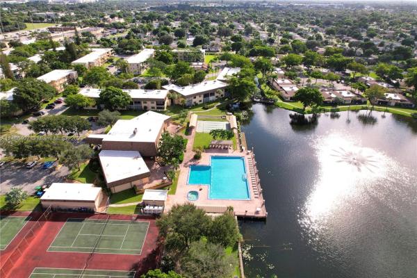 Cambridge House Of Carriage Hills, 301 Cambridge Rd #303, Hollywood, Florida 33024, image 1