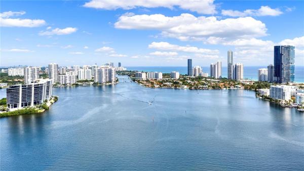 Eden Point, 4000 NE 170th St #101, North Miami Beach, Florida 33160, image 1