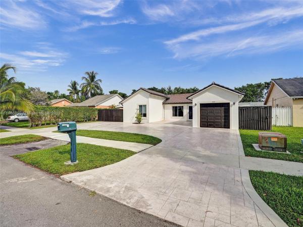Country Lake Manors, 5851 NW 197th Ter, Country Club, Florida 33015, image 1
