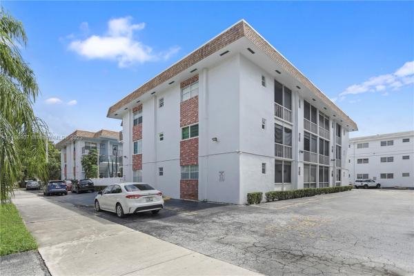 Casa Bona, 714 NE 10th St #306, Hallandale Beach, Florida 33009, image 1