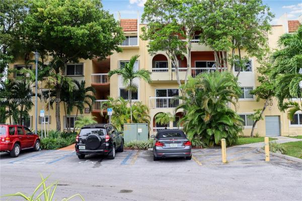 Village Of Kings Creek, 7845 Camino Real #208, Glenvar Heights, Florida 33143, image 2
