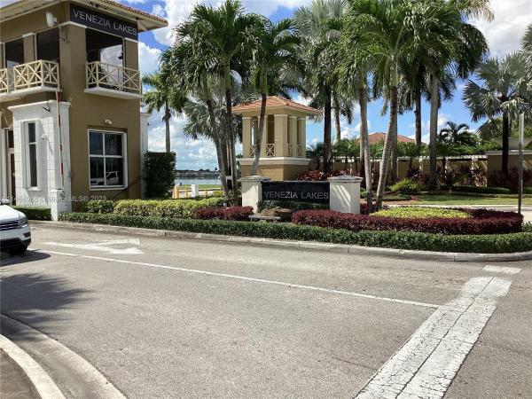 Twin Lake Shores Central, 14121 SW 129th Ct, Three Lakes, Florida 33186, image 1