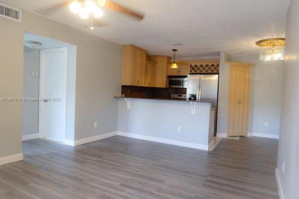 Lago Grande, 6545 W 27th Ct #24-47, Hialeah, Florida 33016, image 1