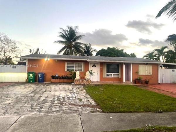 Carol City, 4922 NW 179th Ter, Miami Gardens, Florida 33055, image 2