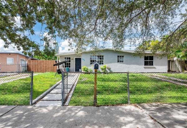 Westwood Lakes Residential, 4370 SW 112th Ave, Westwood Lakes, Florida 33165, image 2