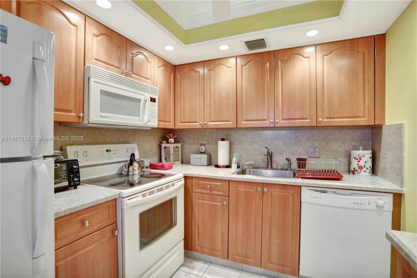Kingsley At Century Village, 13155 SW 7th Ct #313E, Pembroke Pines, Florida 33027, image 1
