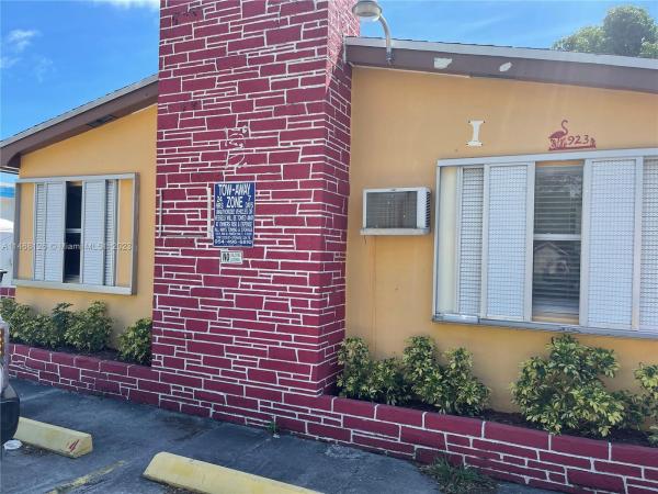 Hollywood Lawns, 923 N 16th Ct, Hollywood, Florida 33020, image 1