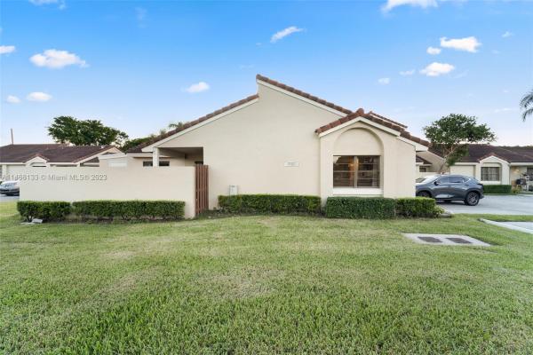 Villa Homes At The Moors, 6054 NW 170th Ln, Hialeah, Florida 33015, image 1