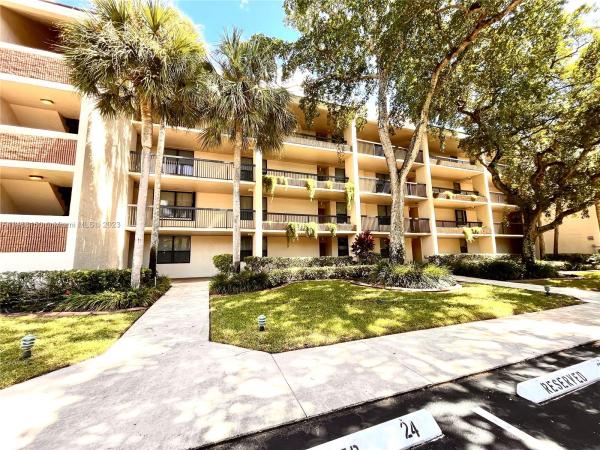 Lakes Of Newport, 100 NW 76th Ave #302-2, Plantation, Florida 33324, image 2