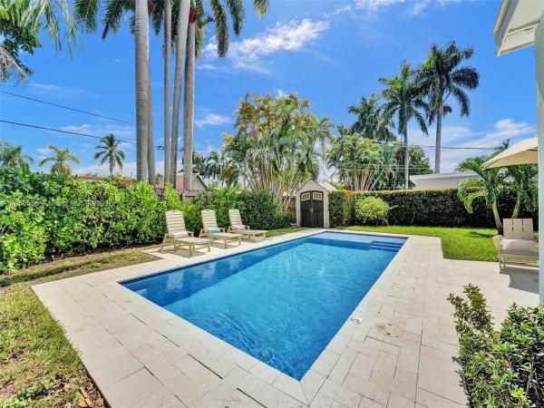 Country Club Homes, 1009 N 13th Ct, Hollywood, Florida 33019, image 1