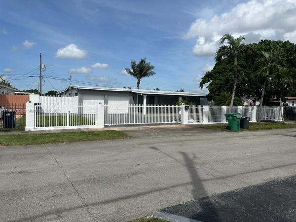 Westwood Lakes Residential, 11401 SW 52nd Ter, Westwood Lakes, Florida 33165, image 2