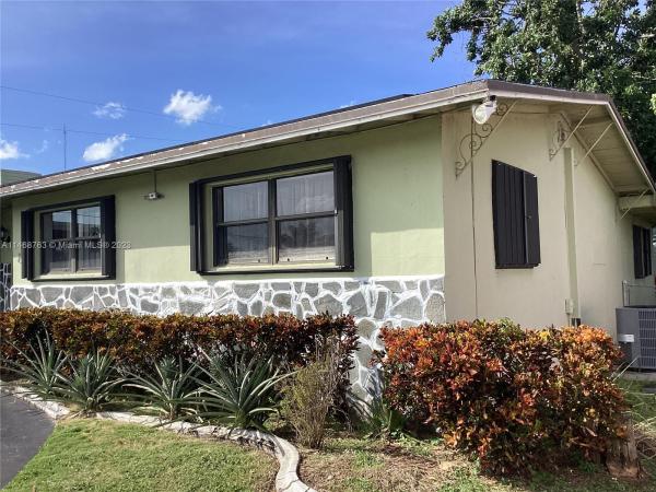 15 NE 193rd Ter, Unincorporated Dade County, Florida 33179, image 2