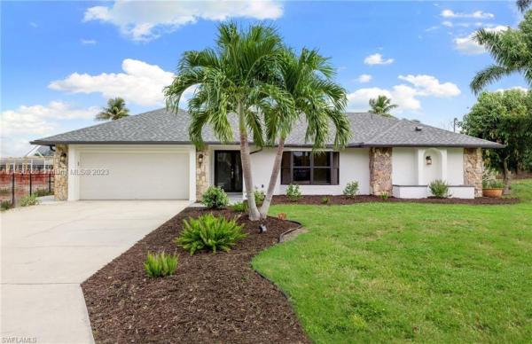 Island Park Woodlands, 6058 Cocos Dr, Fort Myers, Florida 33908, image 1