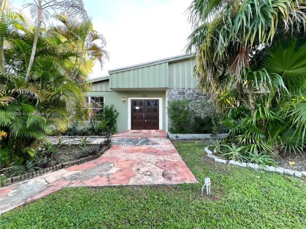 Highland Manor, 230 NE 175th Ter, North Miami Beach, Florida 33162, image 1