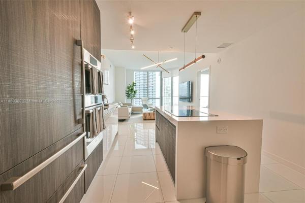 Paramount Miami Worldcenter, 851 NE 1st Ave #3407, Miami, Florida 33132, image 3