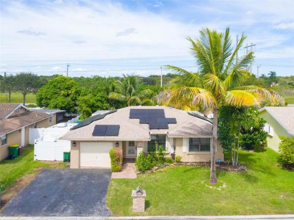 Spring Lake, 9635 NW 83rd St, Tamarac, Florida 33321, image 1
