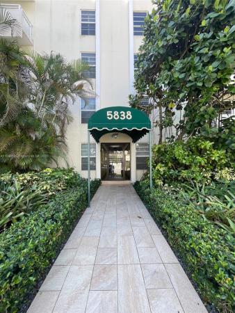 Alca, 5838 SW 74th Ter #317, South Miami, Florida 33143, image 1