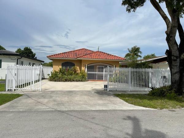Logan Crest, 465 E 58th St, Hialeah, Florida 33013, image 1