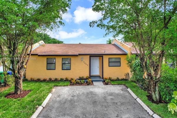 Leslie Estates, 3005 NW 204th Ter #3005, Miami Gardens, Florida 33056, image 2