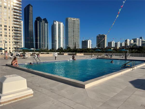 Winston Towers 300, 230 174th St #M19, Sunny Isles Beach, Florida 33160, image 1