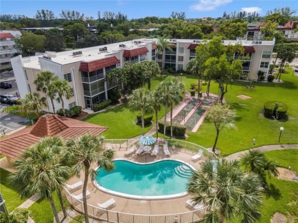 Las Vistas In Inverrary, 3541 Inverrary Dr #203, Lauderhill, Florida 33319, image 1