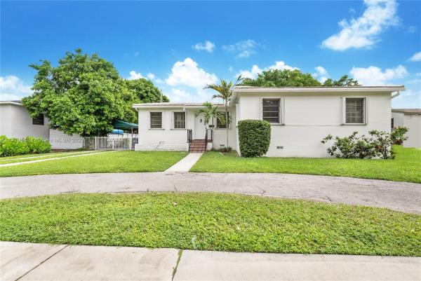 Coral Way Village, 2411 SW 84th Ave, Westchester, Florida 33155, image 1