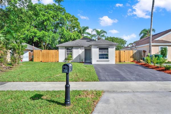 Villas Of Palm Bay, 738 SW 7th Ter, Florida City, Florida 33034, image 1