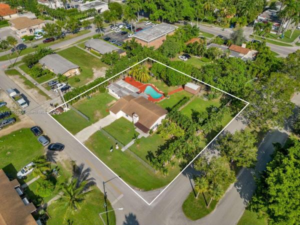 North Diamond Park, 141 NE 14th St, Homestead, Florida 33030, image 1