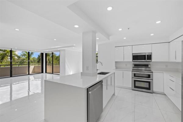 Ocean Lane Plaza, 170 Ocean Lane Dr #413, Key Biscayne, Florida 33149, image 1