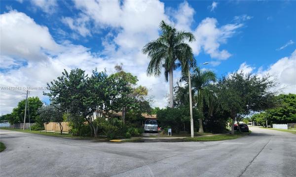 Fairway Park, 16130 SW 102nd Pl, Palmetto Estates, Florida 33157, image 1