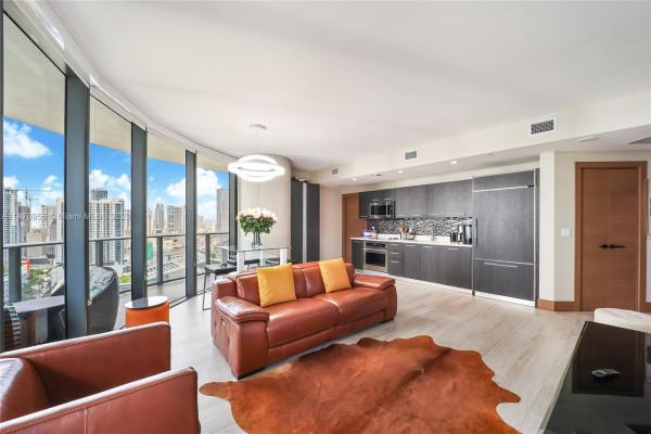 Brickell Heights East, 45 SW 9th St #2808, Miami, Florida 33130, image 2
