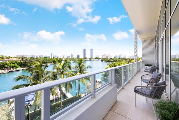 The Ritz-Carlton South Beach, 4701 E Meridian Ave #303, Miami Beach, Florida 33140, image 1