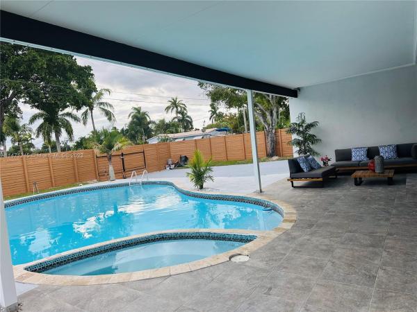 Hollywood Homesites High School, 1446 Scott St, Hollywood, Florida 33020, image 1
