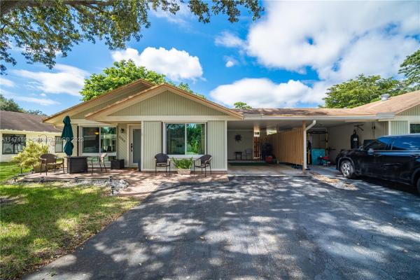 Isla Merita, 3645 W Bell Dr #49, Davie, Florida 33328, image 1