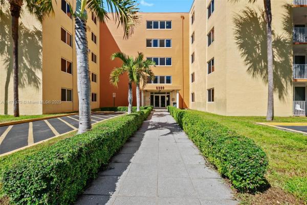 Coral Gate West, 6980 NW 186th St #3-419, Country Club, Florida 33015, image 1