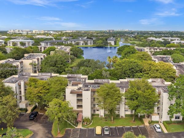 Poinciana Place Of Pine Island Ridge, 9480 Poinciana Pl #405, Davie, Florida 33324, image 1